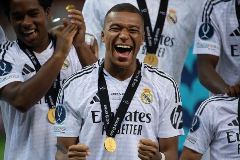 Mbappe thể hiện phong thái đàn anh tại Real Madrid, đập tan dự đoán của Chủ tịch Barca-513671